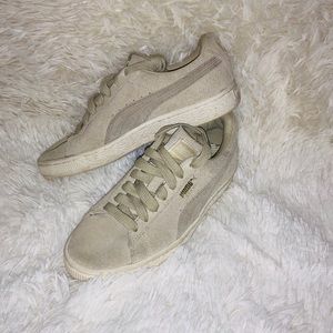KHAKI PUMAS 💗